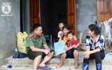 Tuổi trẻ Công an Thủ đô chung tay cùng người dân vùng lũ